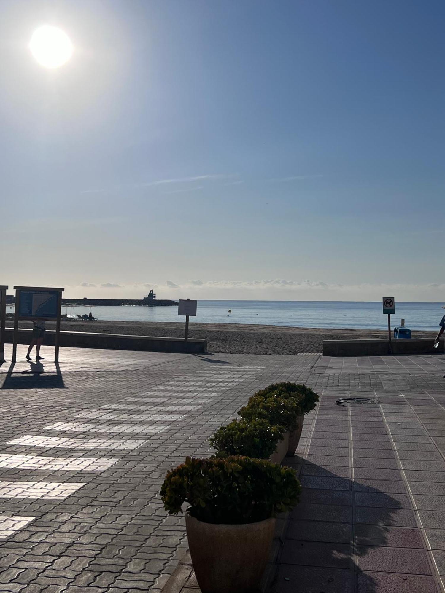 En El Paseo Maritimo, A Escasos Metros Del Mar Apartment